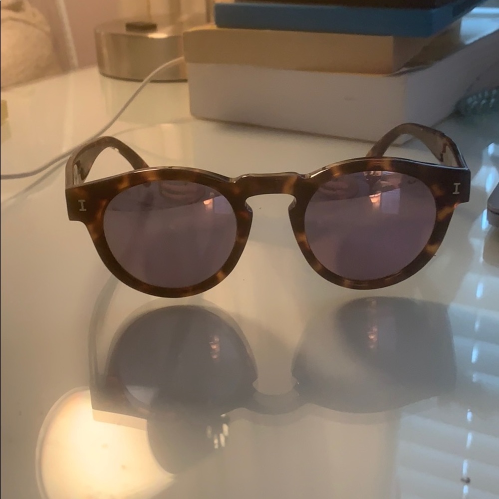 Illesteva Sunglasses! Rose gold lense